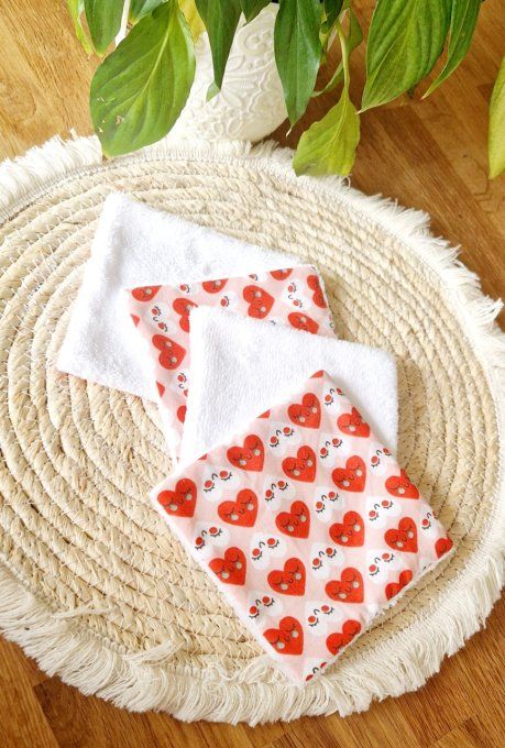 5 Lingettes démaquillantes cœur visage. 