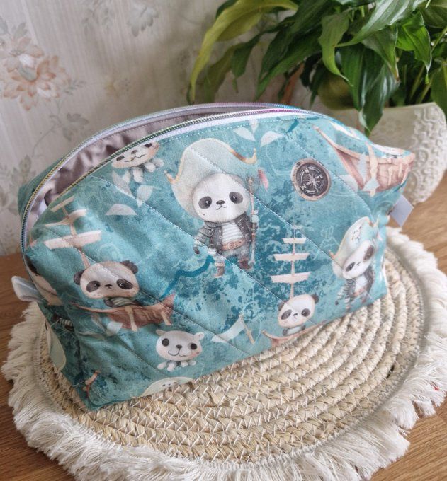 Trousse de toilette panda pirate 