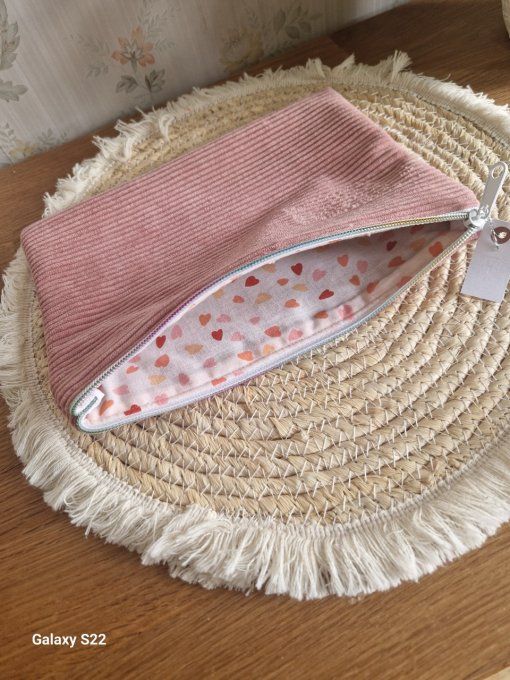 Trousse plate, petit cœur 