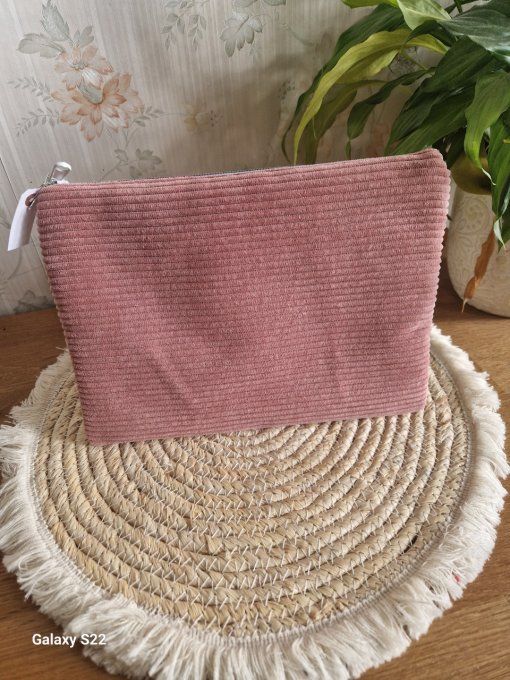Trousse plate, petit cœur 
