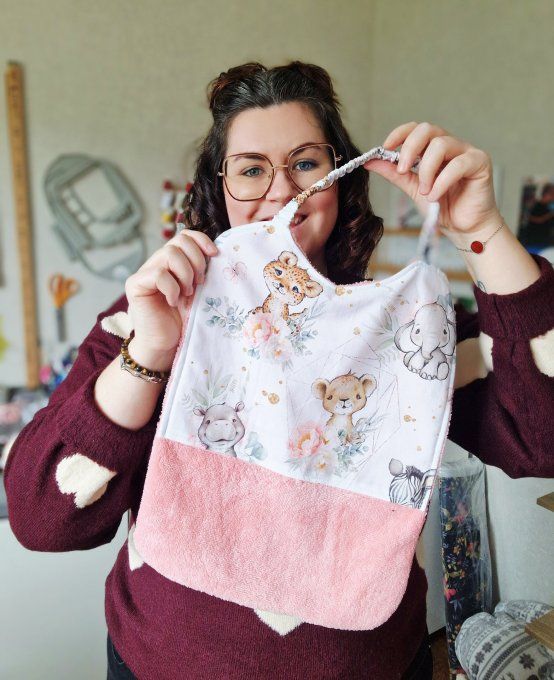 Bavoir Elastique Bébé Safari Rose 