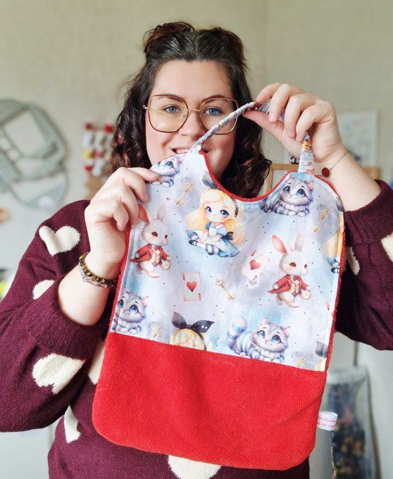 Bavoir Elastique Alice au Pays des Merveilles